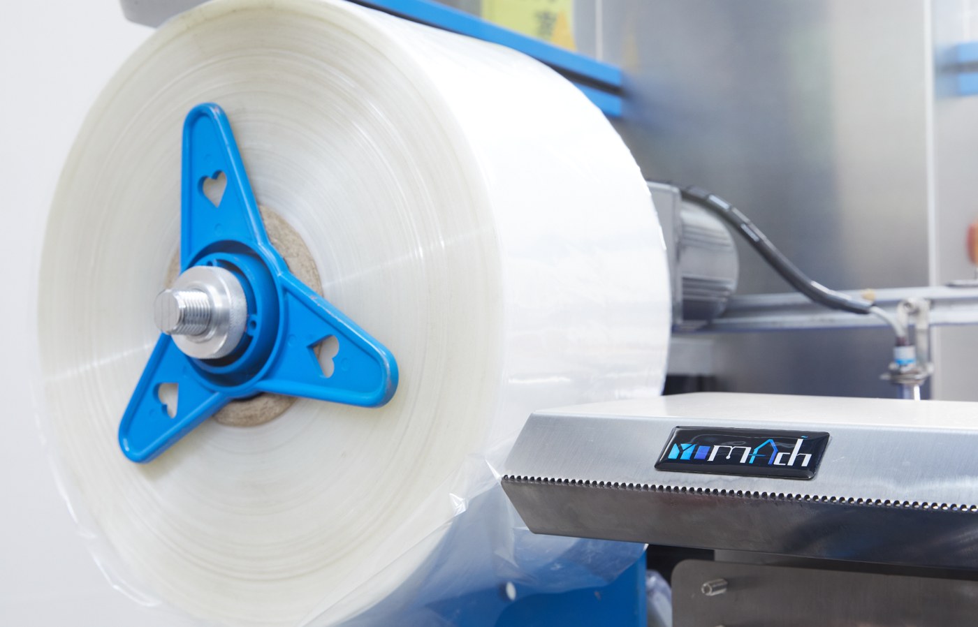 YOMACH packaging machine and component photo
